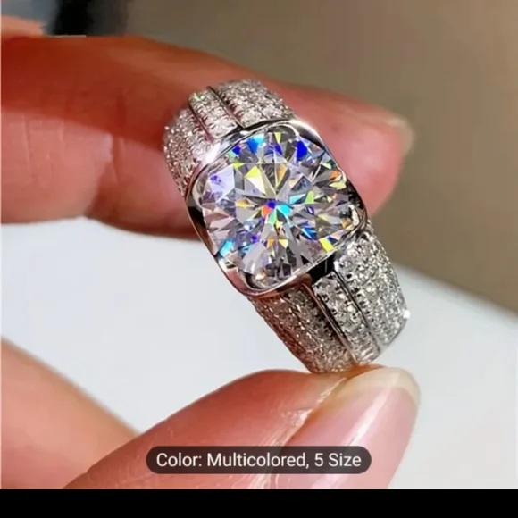 Iced out Ladies jewelry ring size 8 in men - Picture 6 of 7